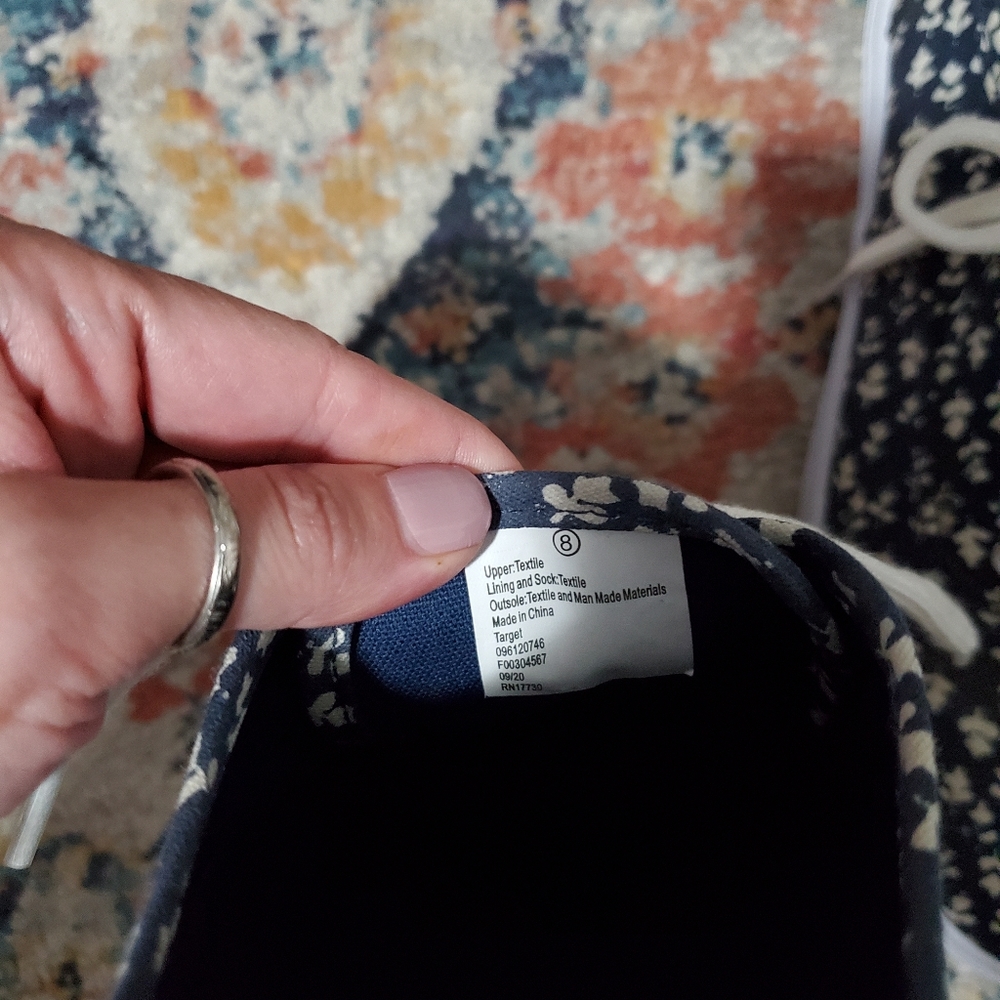 Canvas Shoes - Picture 4 of 5